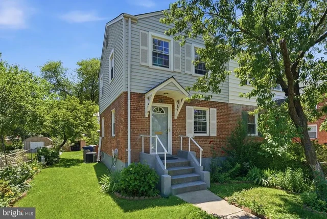 2033 Arlington Ter, Alexandria