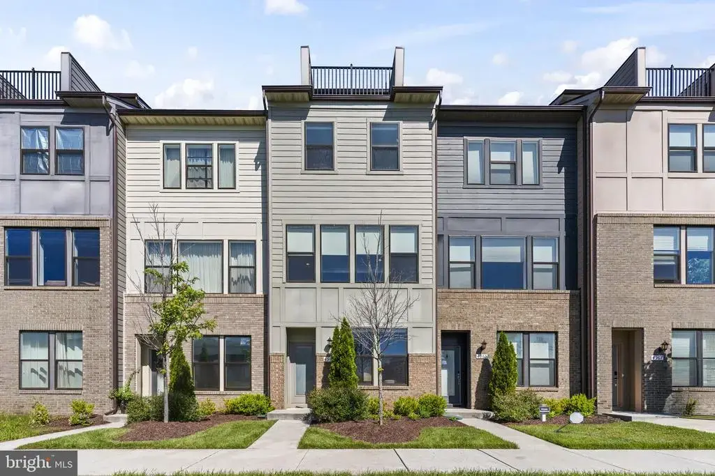 4963 Vista Green Ln, LANHAM