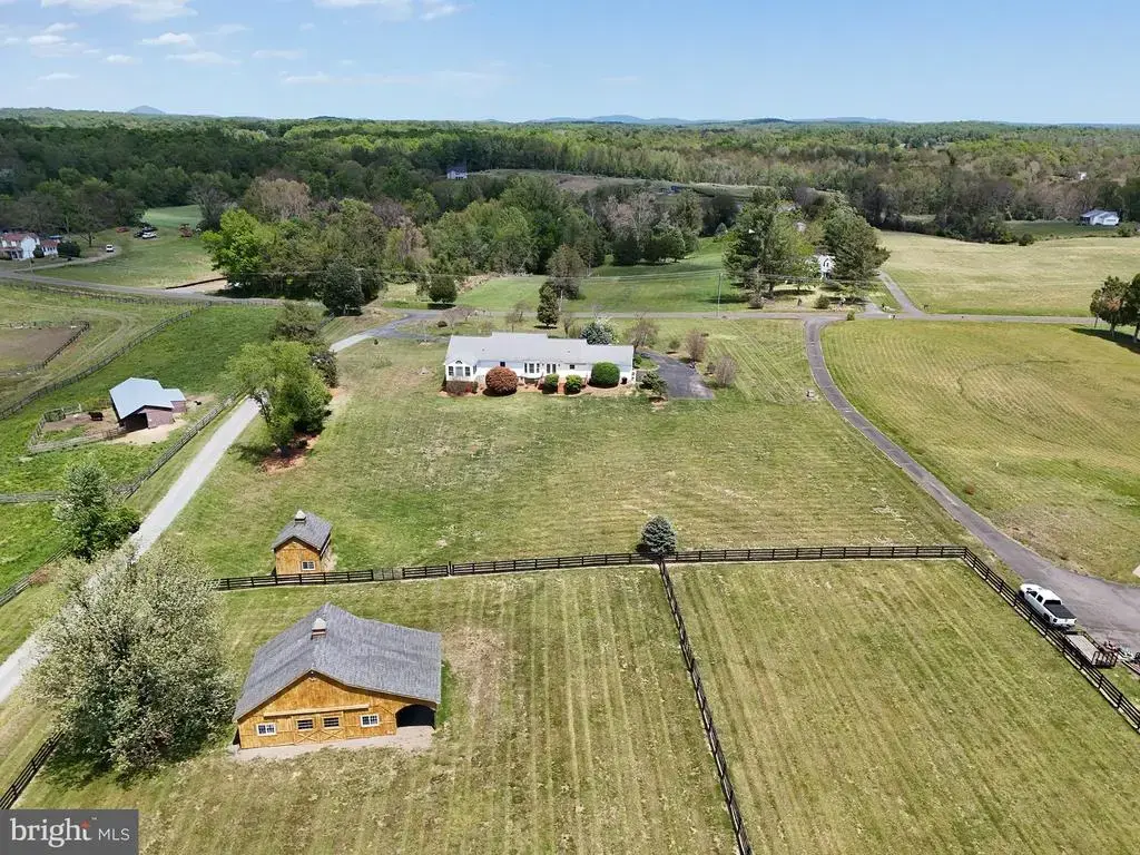 5265 Bear Hollow Ln, AMISSVILLE