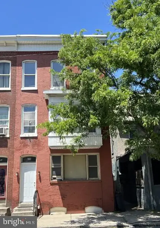 819 E Market St #1, York