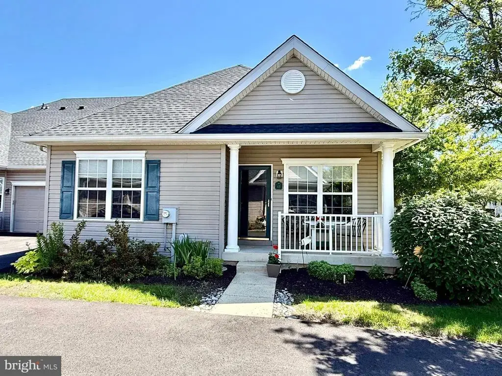 65 Freedom Ln, BENSALEM