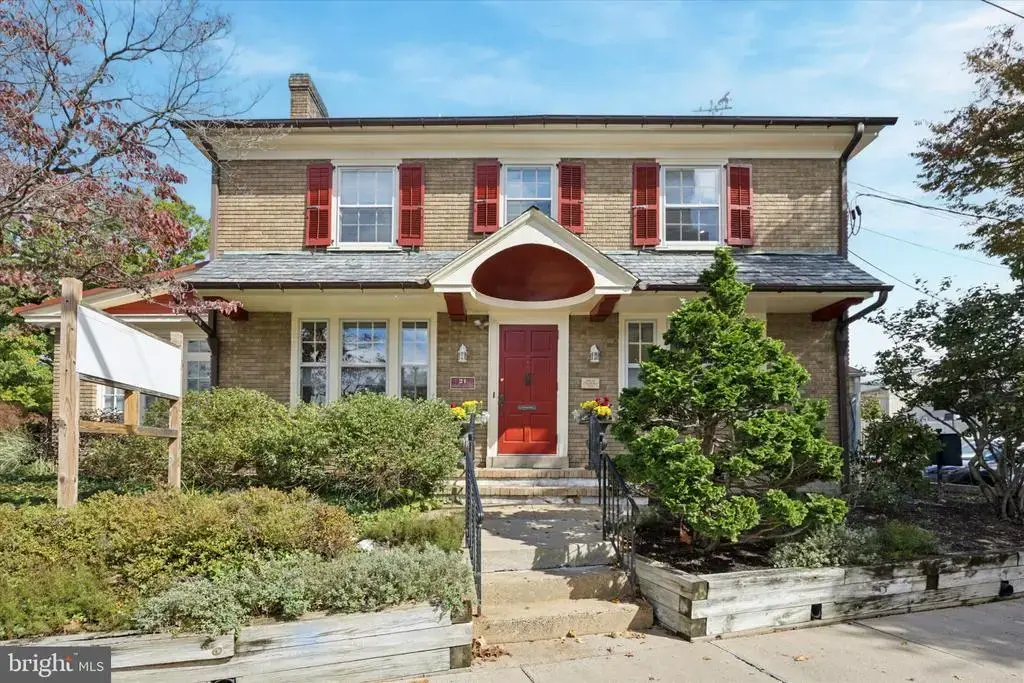 21 S Clinton St, DOYLESTOWN