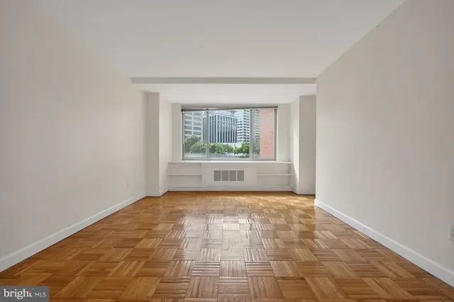 1121 Arlington Blvd #520, Arlington