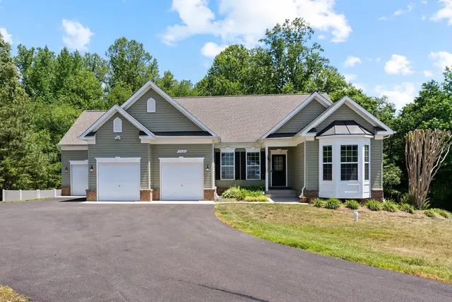 15820 Chalice Vine Ct, Hughesville