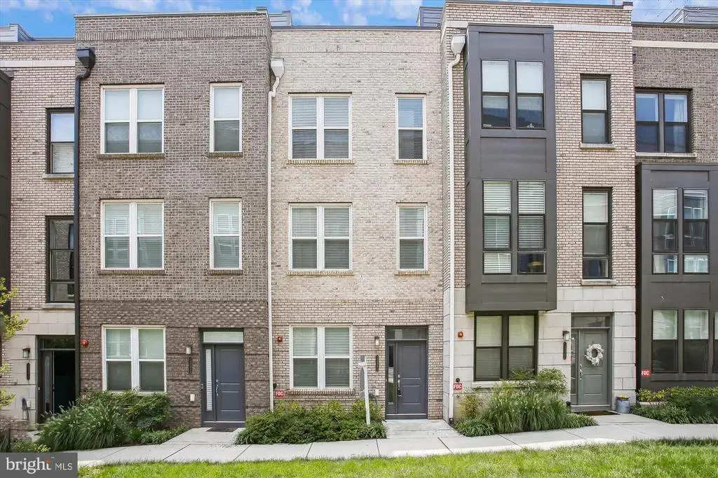 13340 Sherwood Park Ln, HERNDON