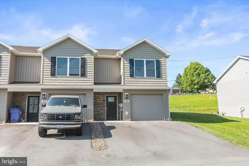 8820 Hillside Way, WAYNESBORO