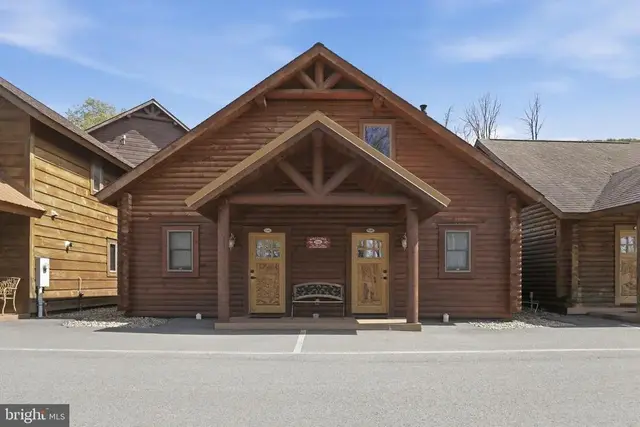 277 Cabin Lodge Rd, Mc Henry