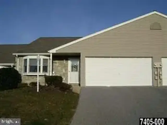 2426 Winterberry Ln #49, York