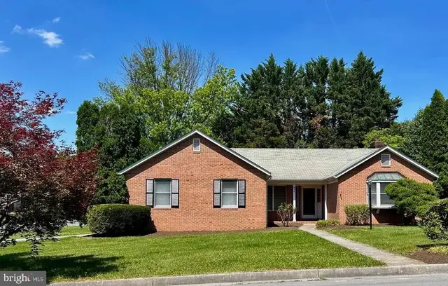 654 Treys Dr, Winchester