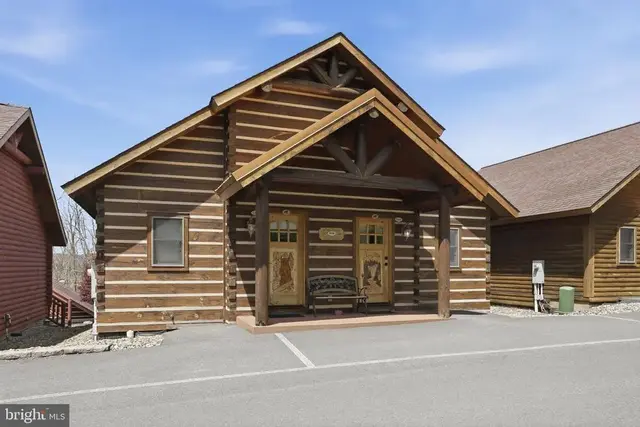 171 Cabin Lodge Rd, Mc Henry