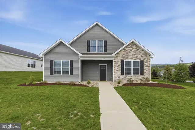 201 Moonlight Dr, Frostburg