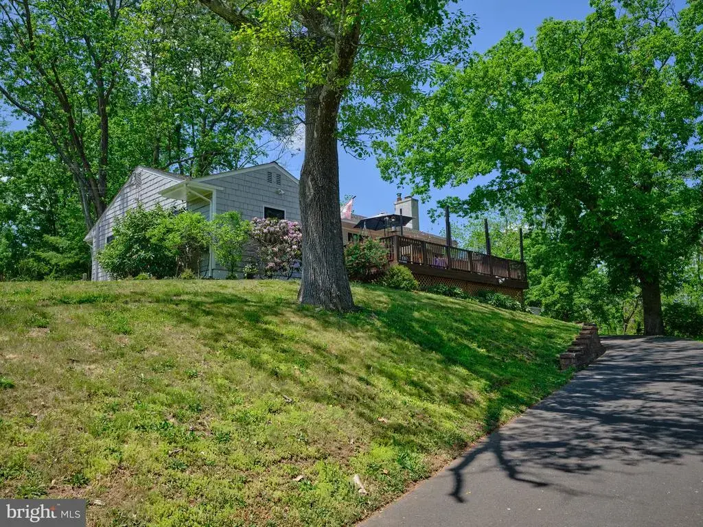 24 Walton Dr, NEW HOPE