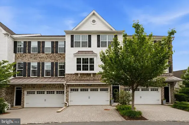 203 Corvus Cir, Media