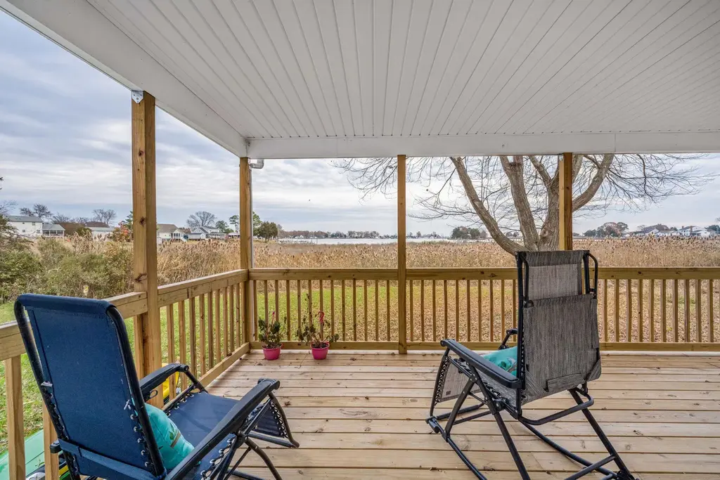 1058 Shore Dr, COLONIAL BEACH