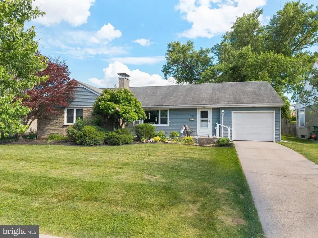 720 E High St, BELLEFONTE