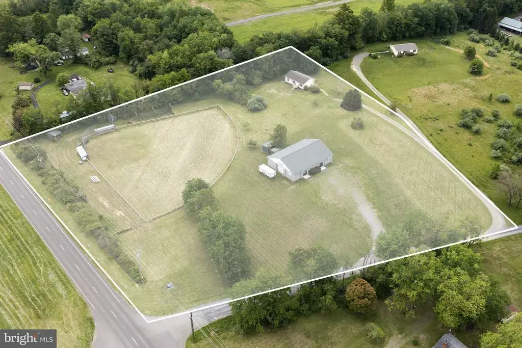 9 Payne Ln, AMISSVILLE