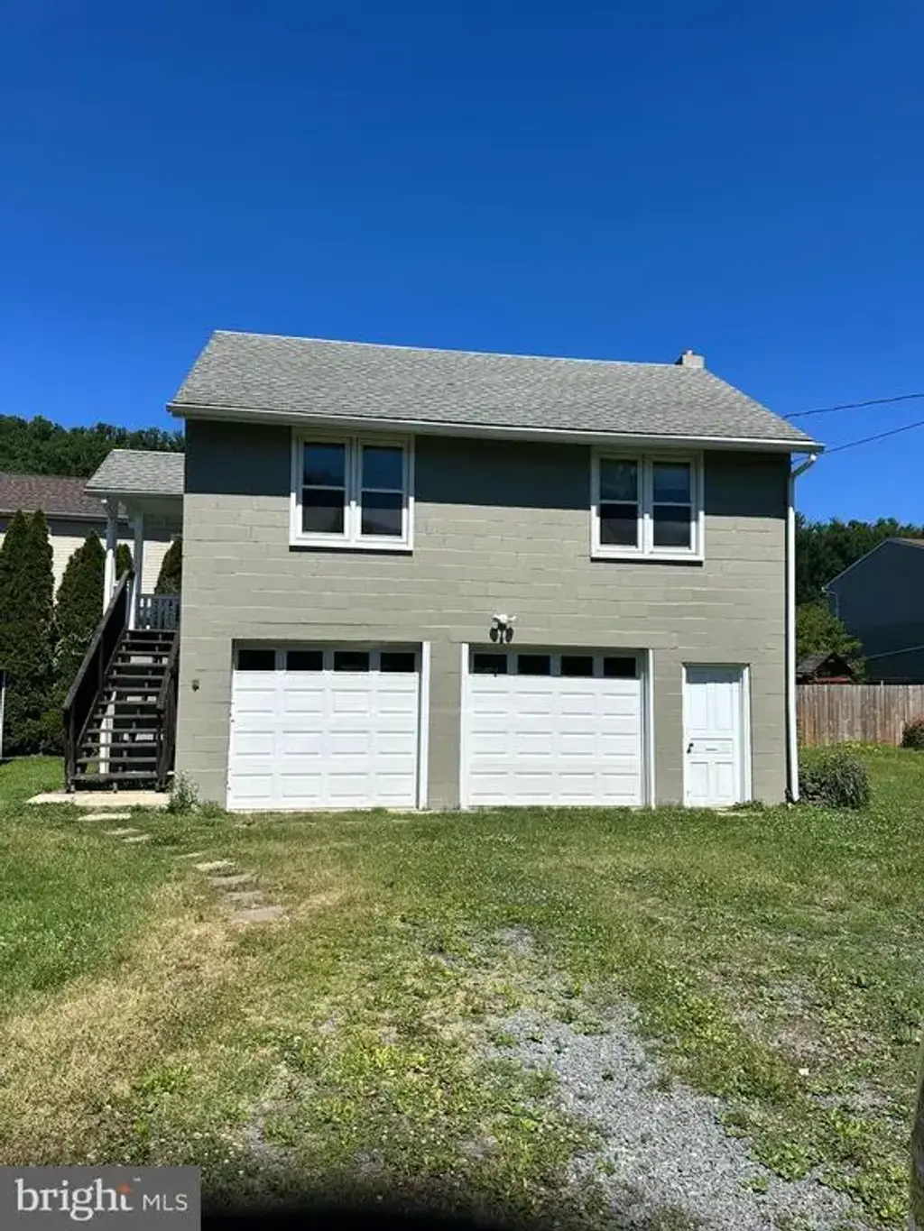 102 Myrtle Ave, READING