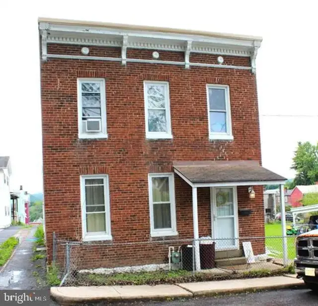 420 Chestnut St, Cumberland