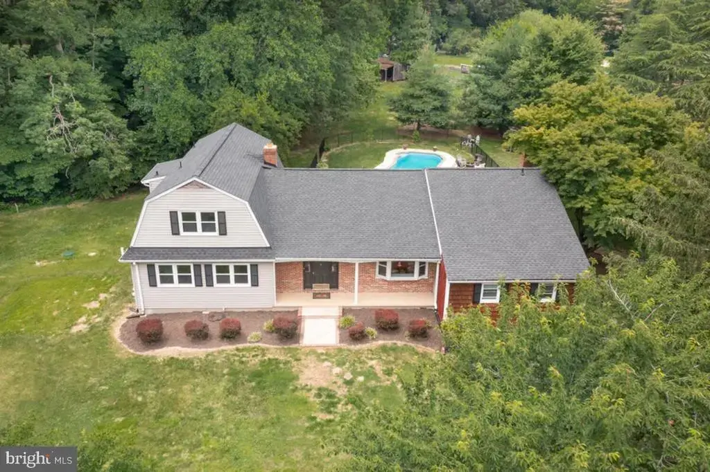 3240 Juniper Ln, HUNTINGTOWN
