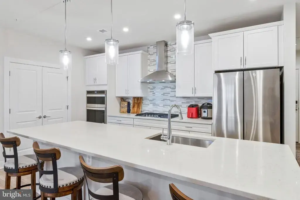102 Saint Ives Pl #308, OXON HILL