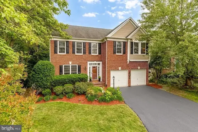 8155 Douglas Fir Dr, Lorton