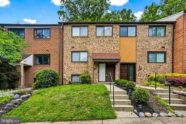 8957 Skyrock Ct, Columbia