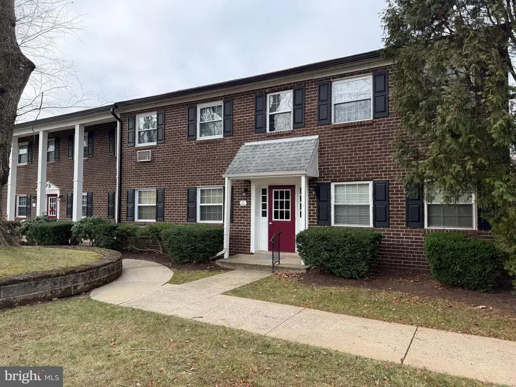 4701 Pennell #c-12, ASTON