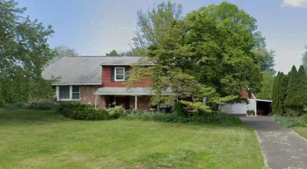 26 E Robin Rd, SOUTHAMPTON