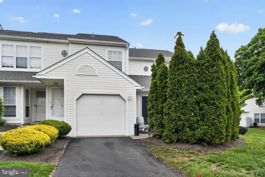 38 Banbury Ct #2208a, SOUTHAMPTON
