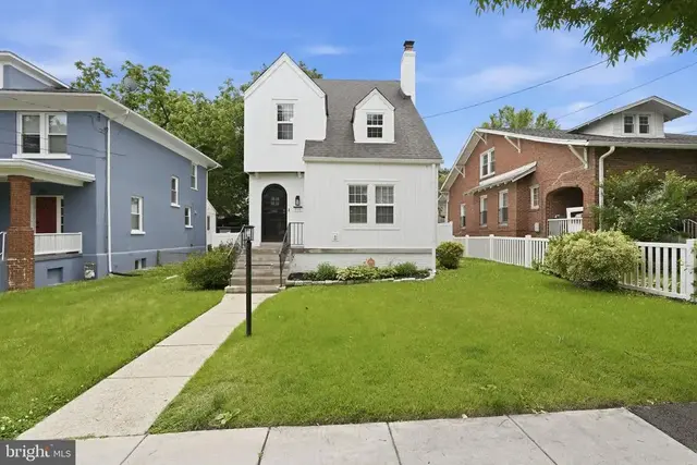 710 Van Buren St Nw, Washington