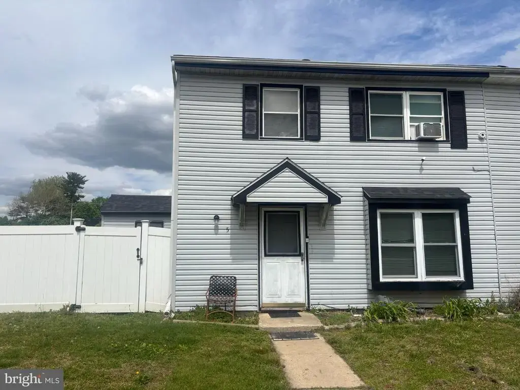 5 Locust Ct, SICKLERVILLE