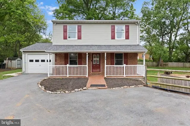 1931 Maplewood Dr, Hagerstown