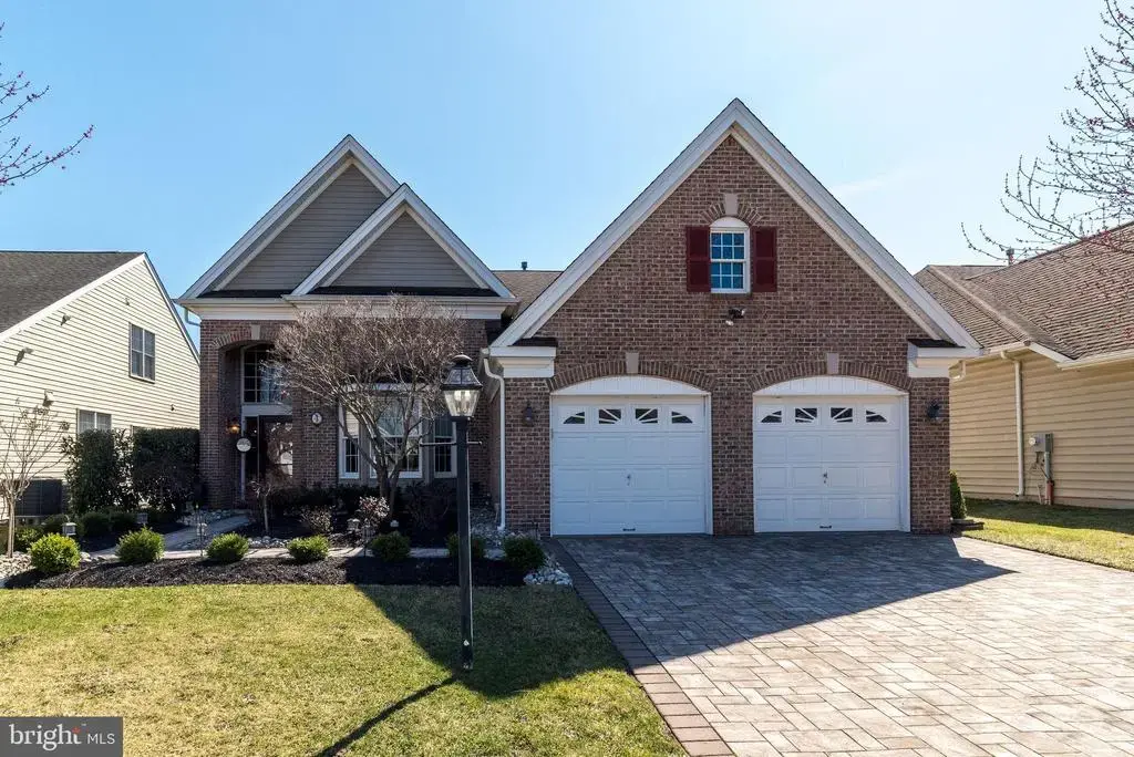 4 Meredith Dr, SOUTHAMPTON