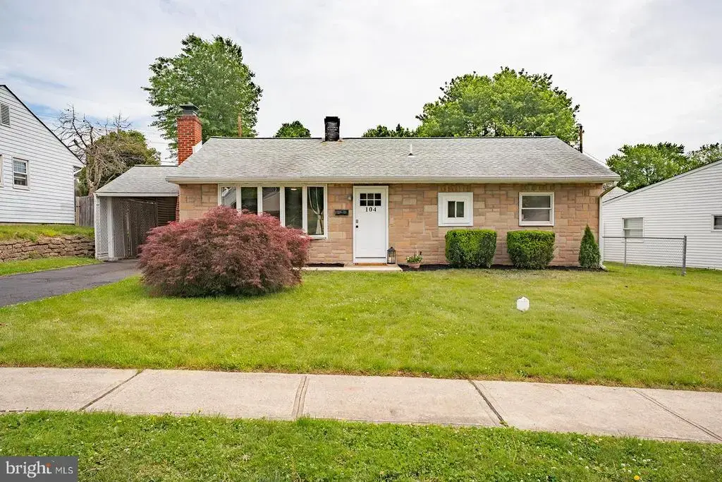 104 Elmwood Rd, FAIRLESS HILLS