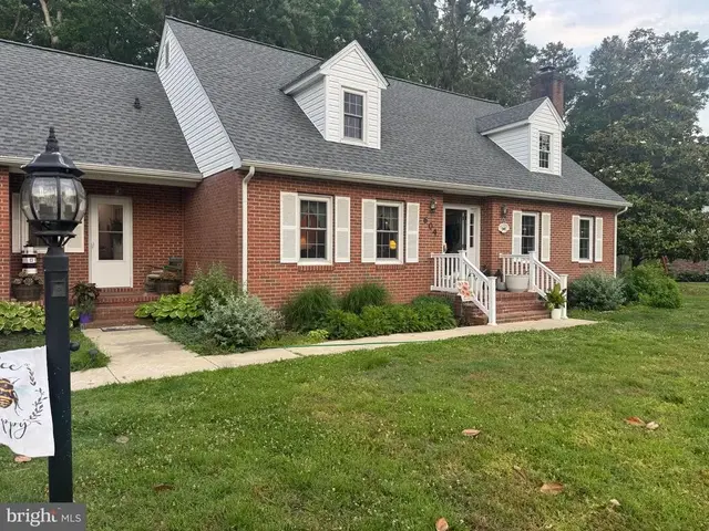 604 Edlon Park Dr, Cambridge