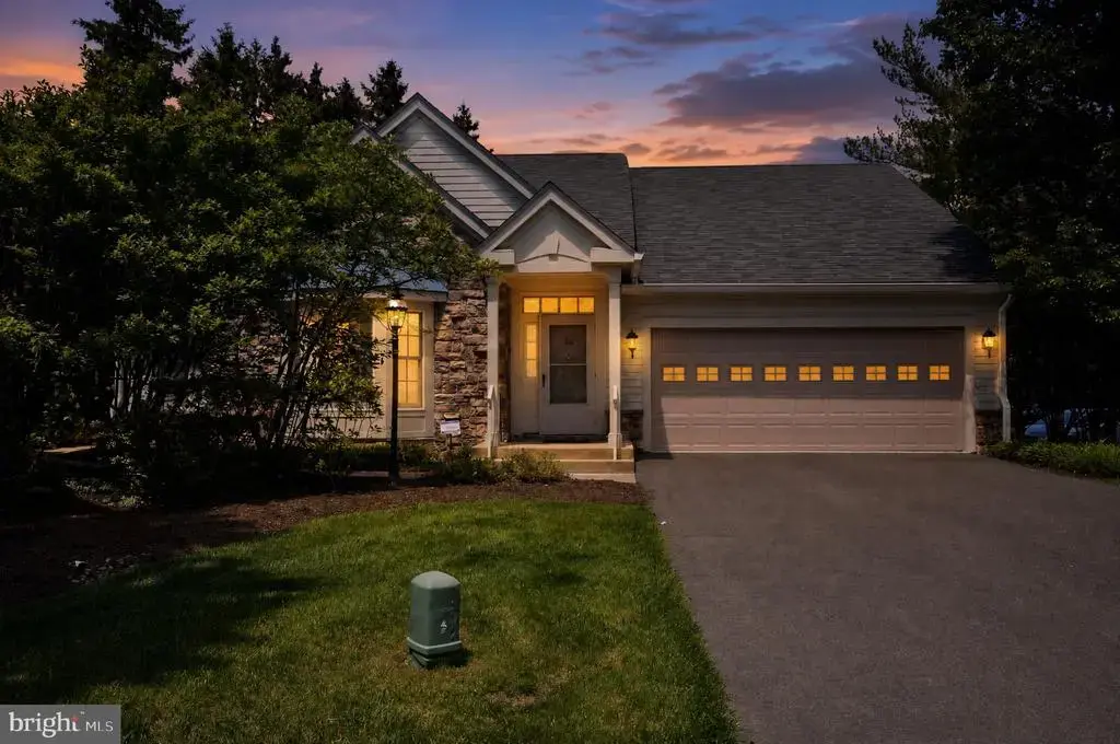 12 Fringe Tree Ct, PRINCETON