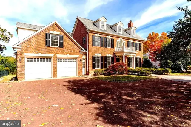4011 Bradley Ln, Chevy Chase