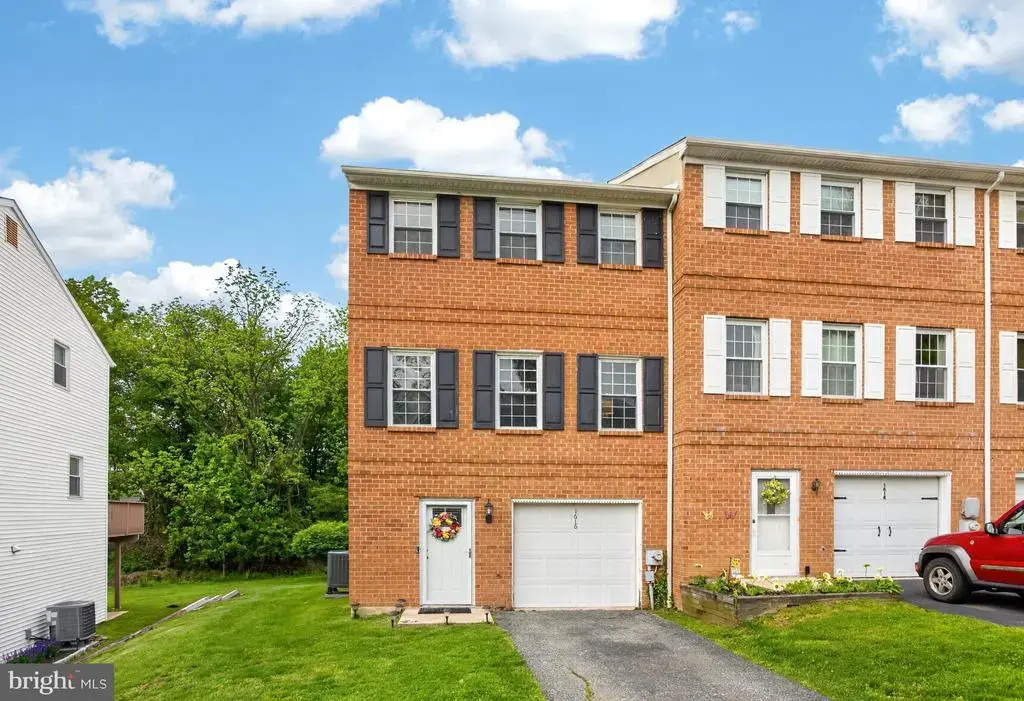 1616 S Coventry Ln, WEST CHESTER