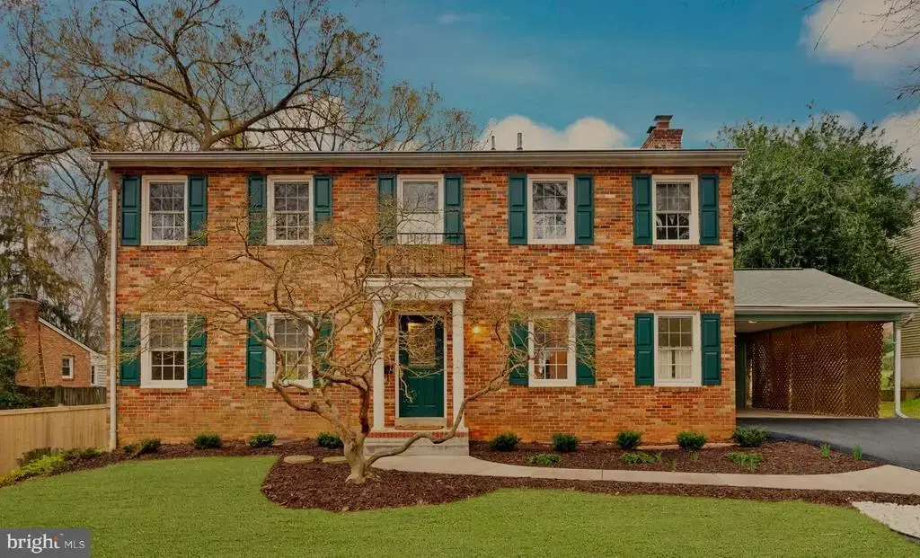 7109 Davis Ct, MCLEAN