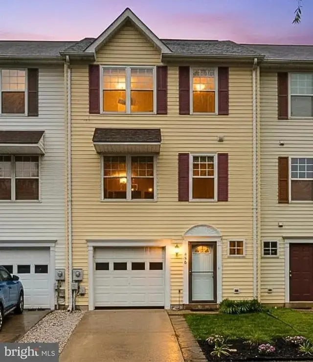 406 Blossom Ln, Frederick