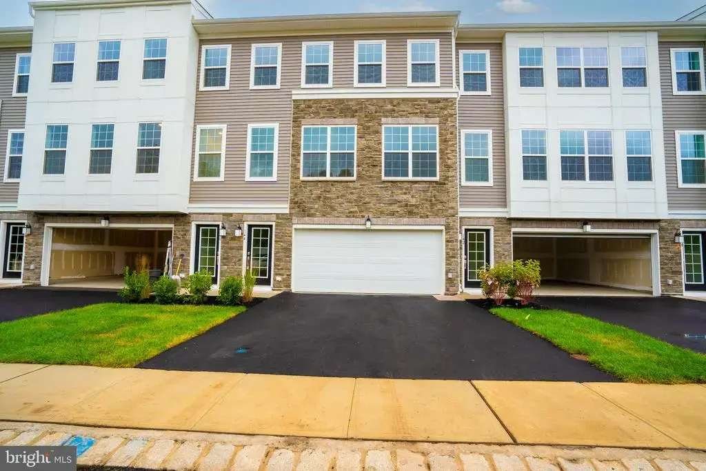 144 Ada Hightower Ave, PENNINGTON