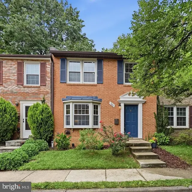 361 Gundry Dr, Falls Church