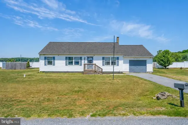 18363 Pin Oak St, Ellendale