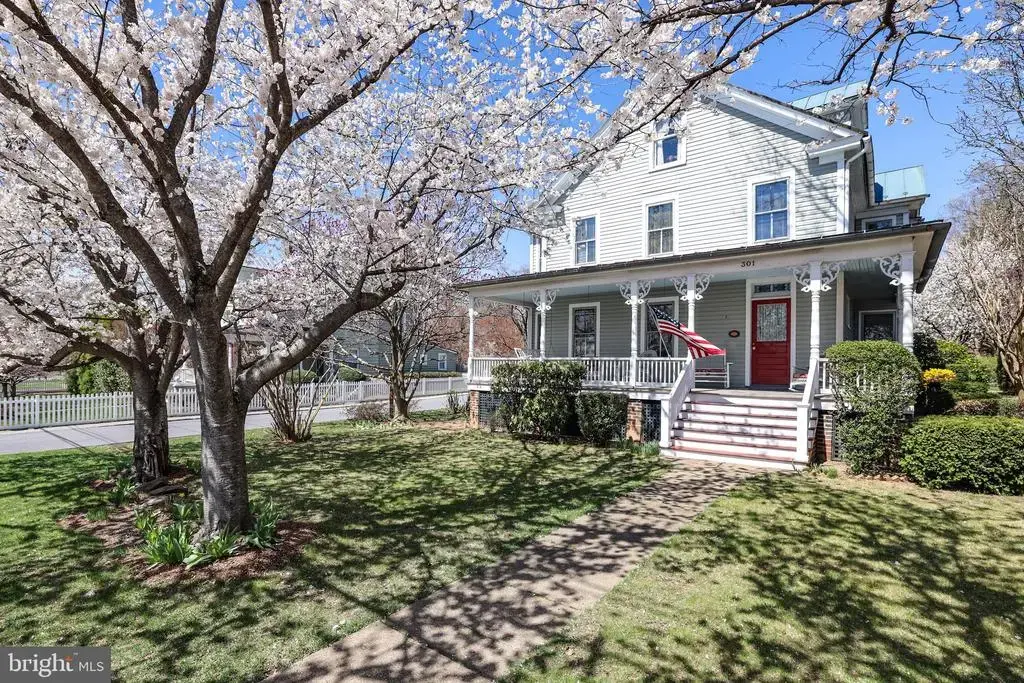 301 E Main St, PURCELLVILLE
