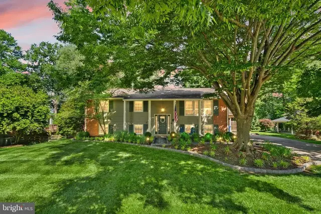 8446 Porter Ln, Alexandria