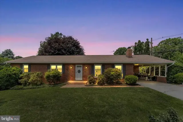 10928 Holly Ter, Hagerstown