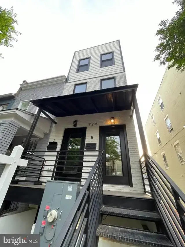 726 11th St Ne, Washington
