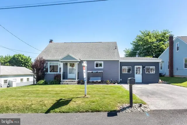 22 Pleasant View Dr, Hanover