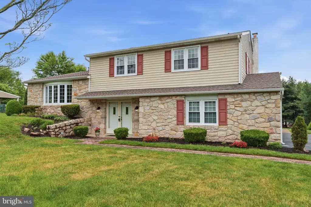 64 Windmill Dr, HOLLAND