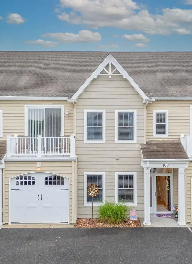 2 Smithfield Ct #103, Ocean View